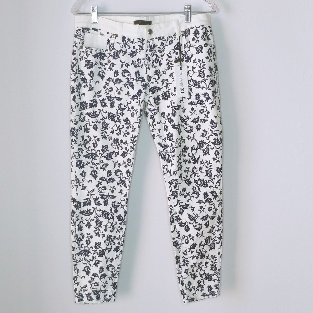 Forever21 Blue & White Floral Print Crop - Size 28